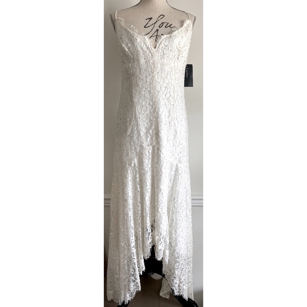 Designer Nicole Miller Off WhiteLace Wedding Gown